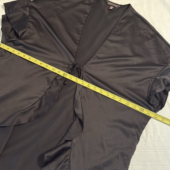 Victoria's Secret Black Satin one size robe kimono - Picture 4 of 6